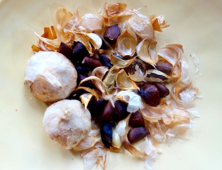 Garlic with black garlic