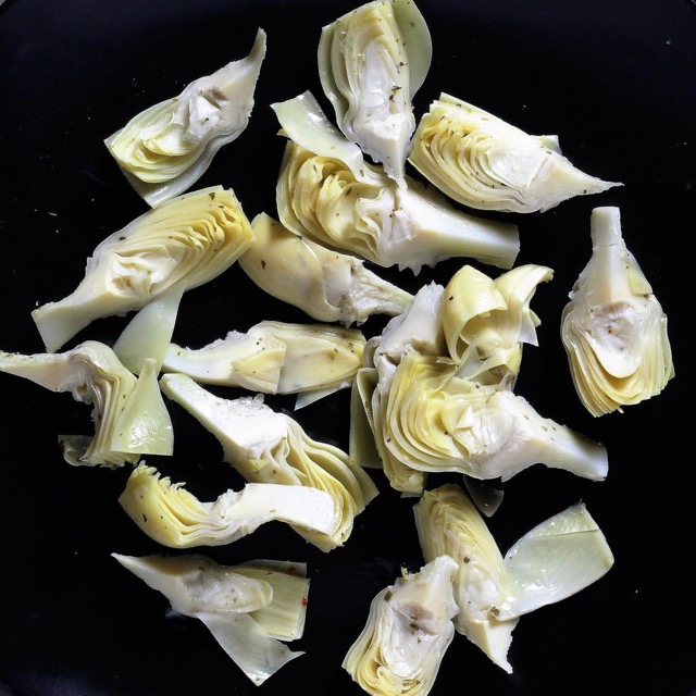Artichoke Hearts black